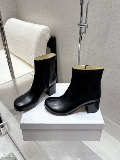 Loewe 25 ankle boots black cowhide