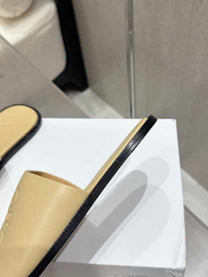 Loewe 25 flat slippers beige calfskin