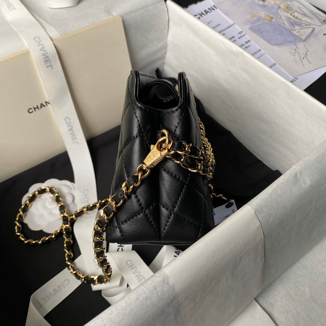 24p clutch with chain 19cm black lambskin