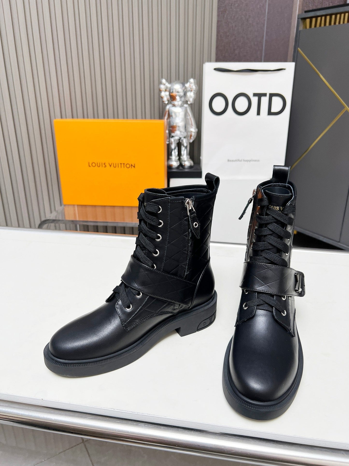 LV Citizen Flat Ranger Boot Plain Black Calfskin