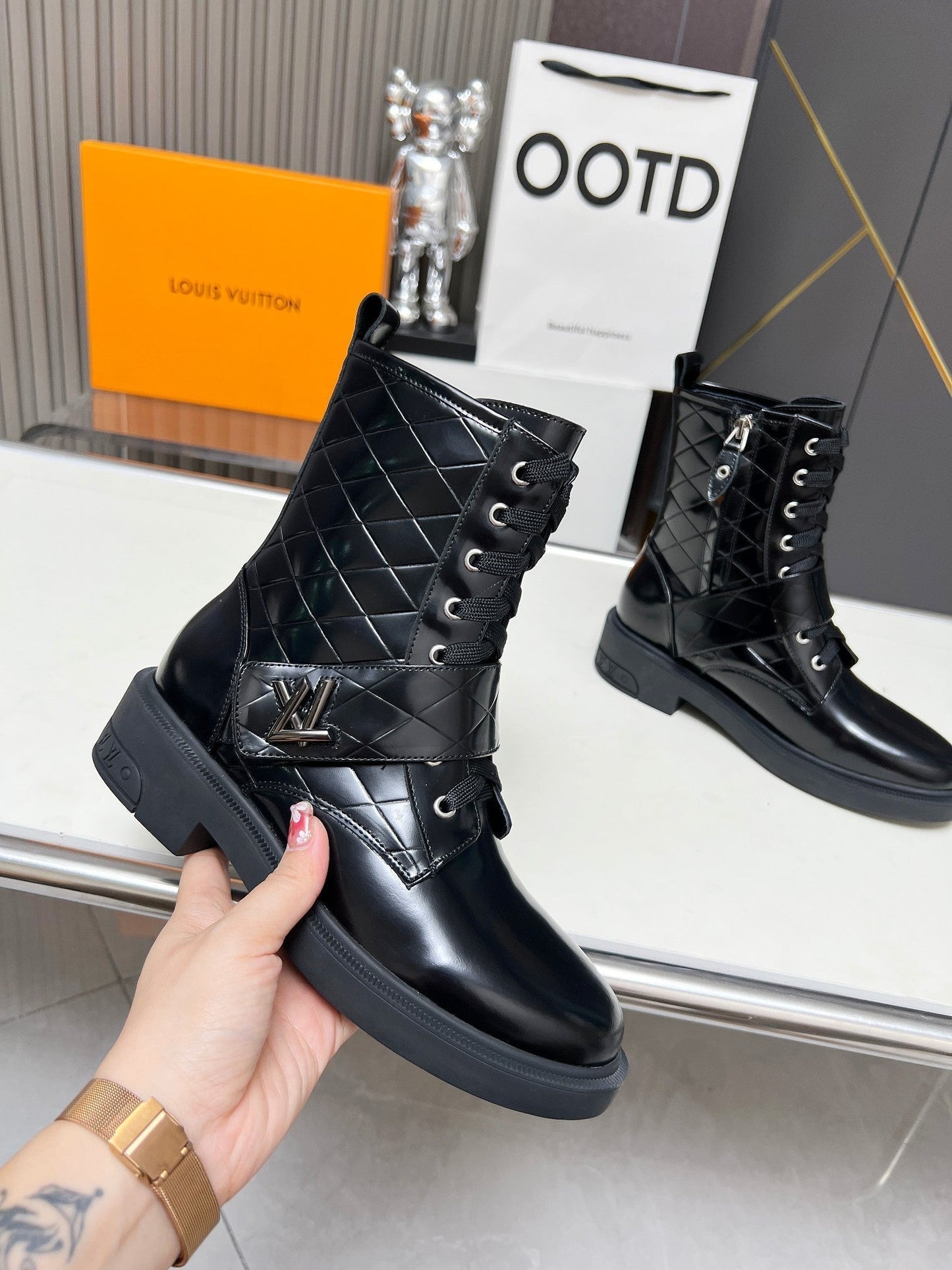 LV Citizen Flat Ranger Boot Glossy Black Calfskin