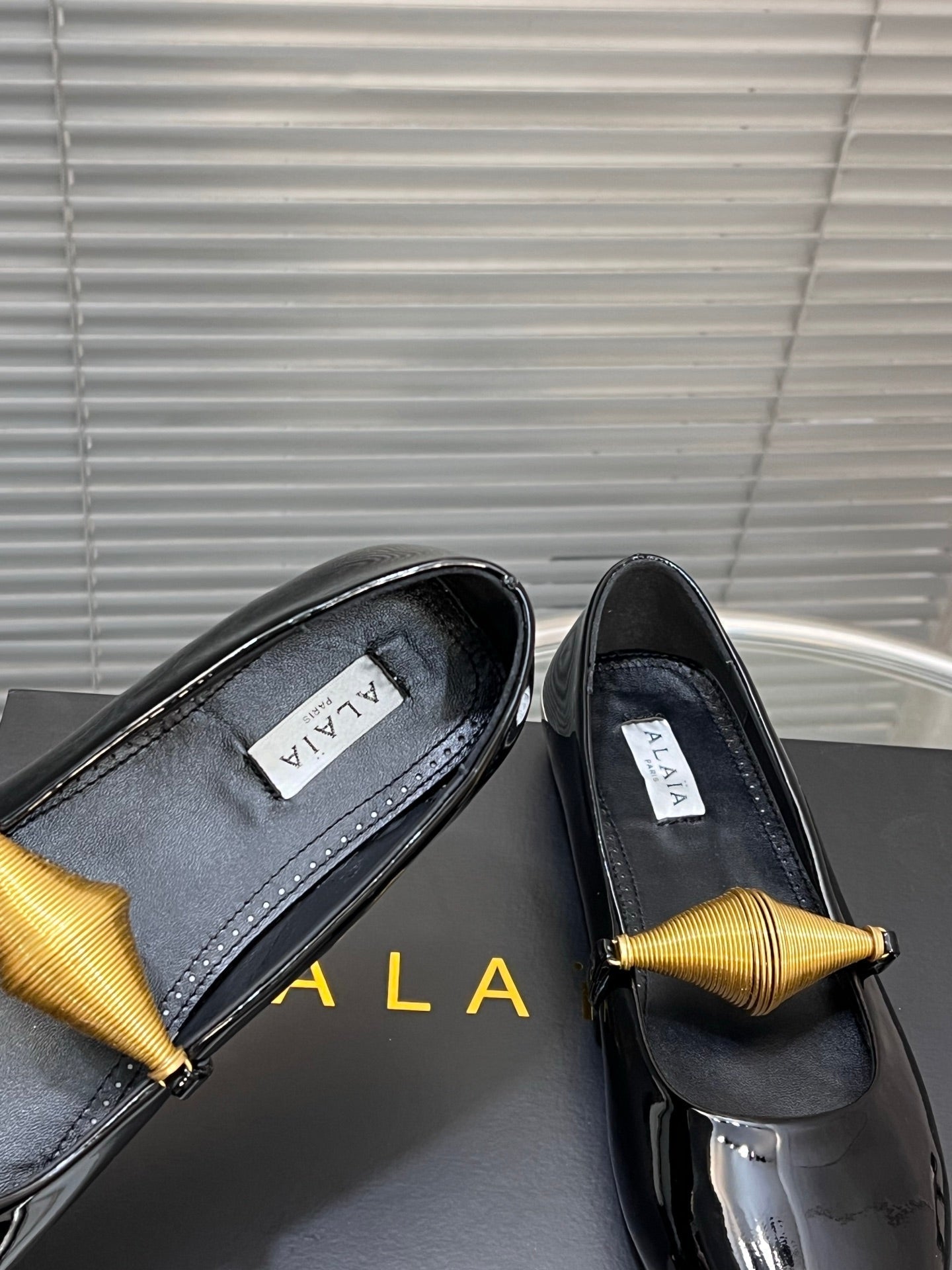Alaia 25 Jewel Patent Leather Ballet Flats Black Lambskin 300012