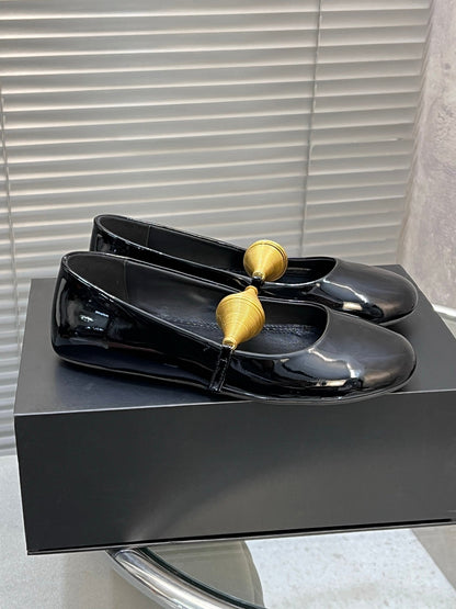 Alaia 25 Jewel Patent Leather Ballet Flats Black Lambskin 300012