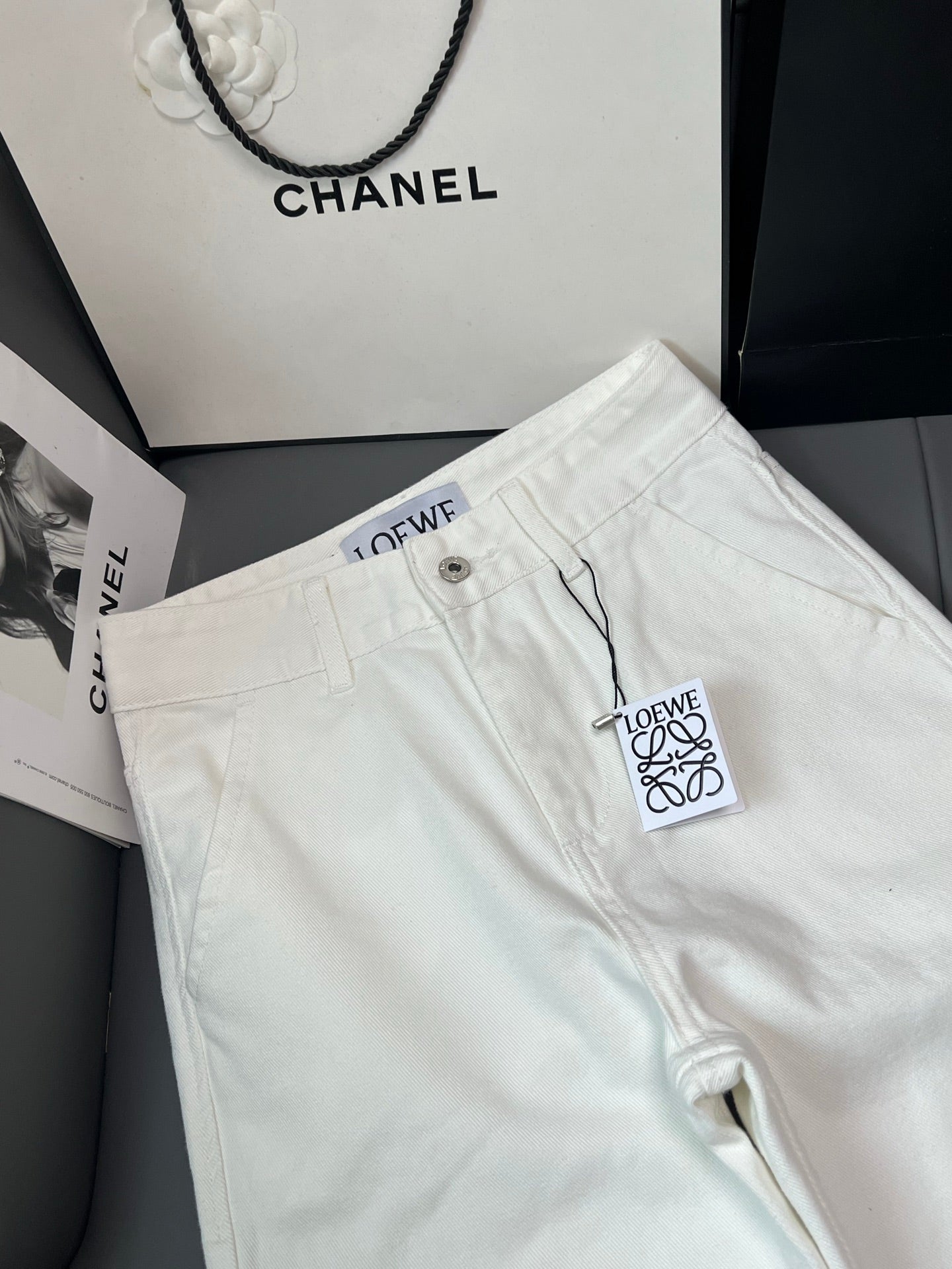 Loew White Anagram White Jean