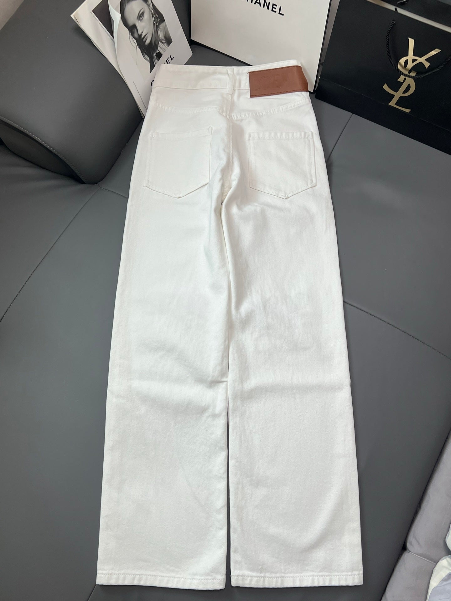 Loew White Anagram White Jean
