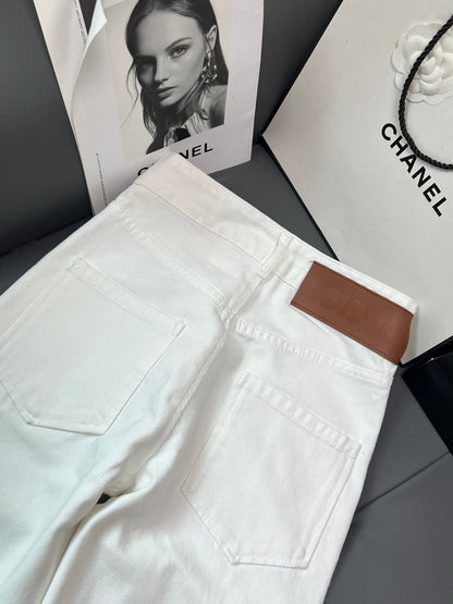Loew White Anagram White Jean