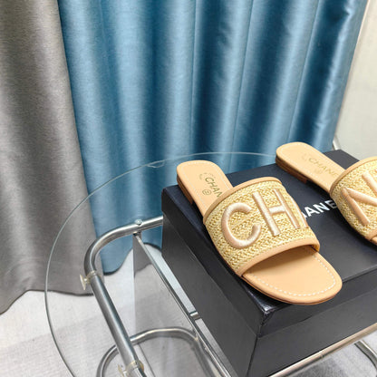 CC 25 Mule Raffia Large Logo