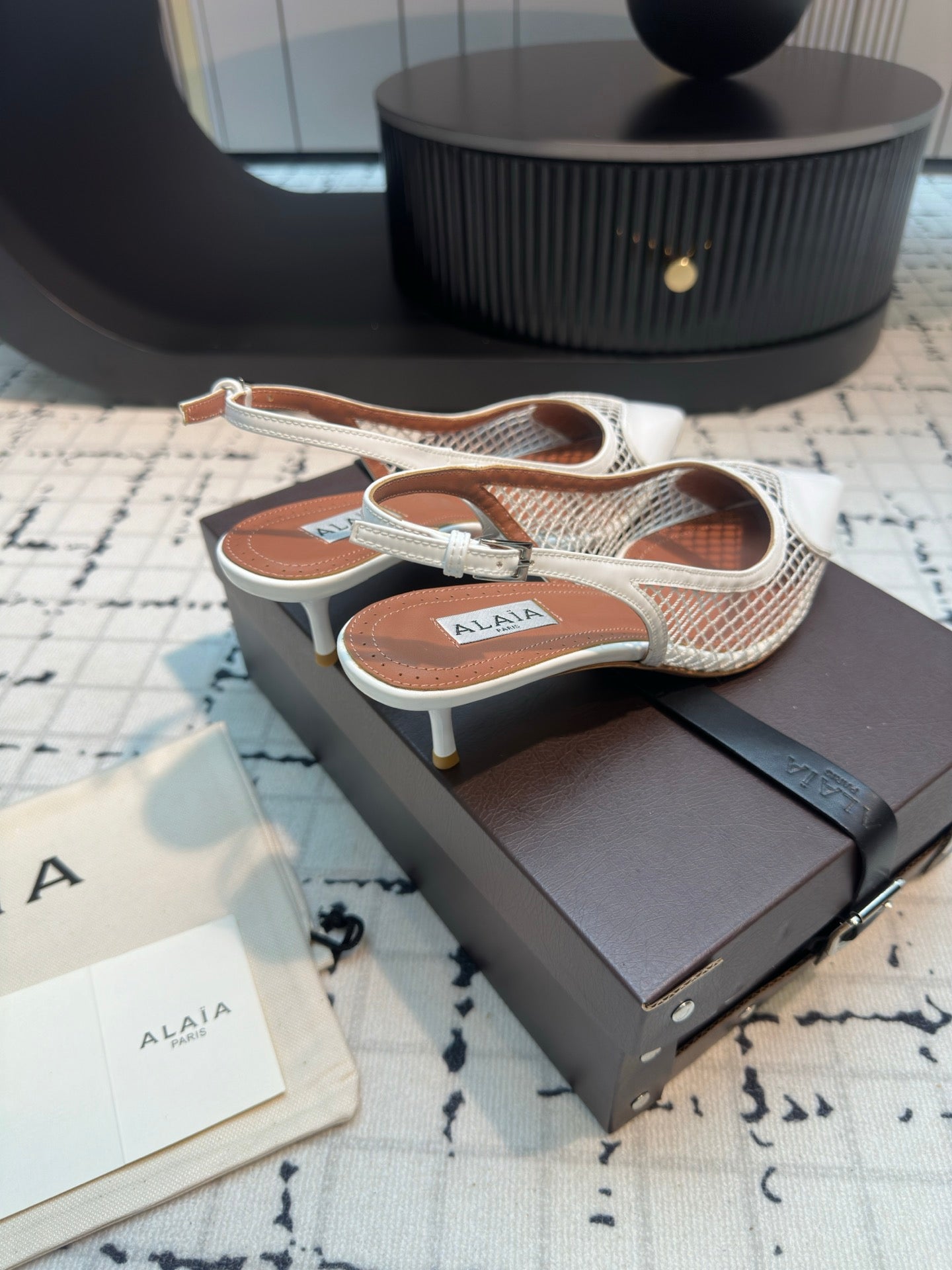 Alaia Heart 50mm Heels Slingbacks White Sheepskin  800931