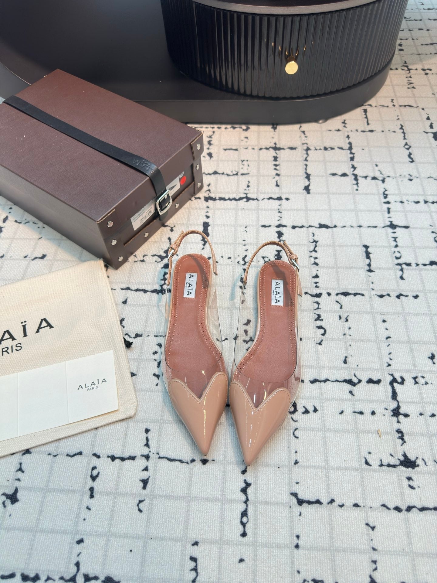 Alaia Heart Flat Slingbacks Nude Sheepskin 800936