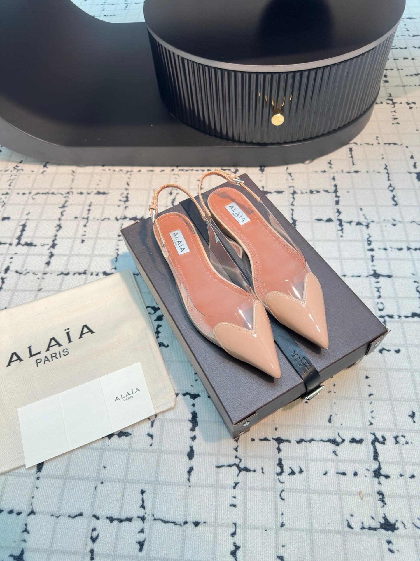 Alaia Heart Flat Slingbacks Nude Sheepskin 800936