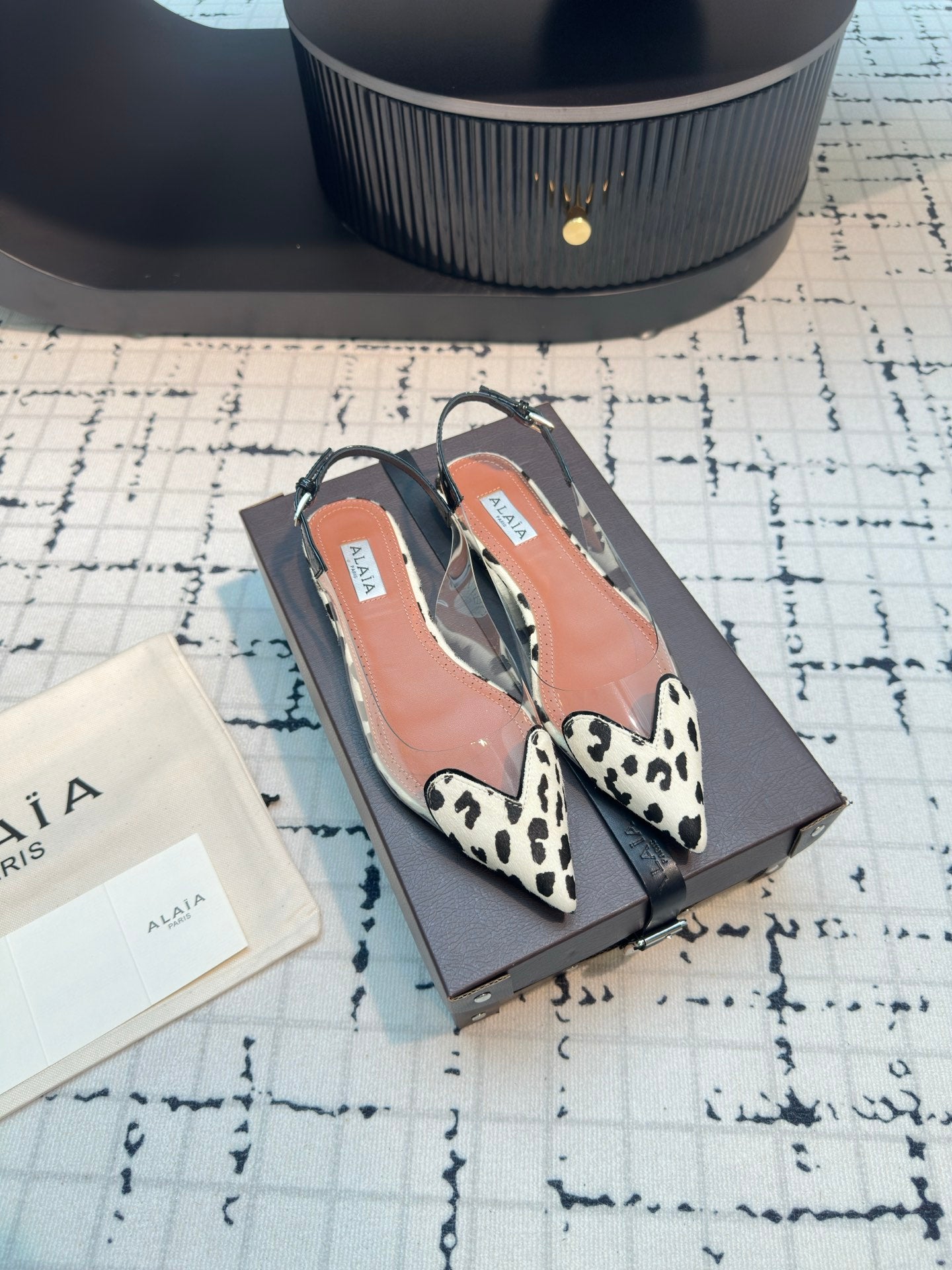 Alaia Heart Flat Slingbacks Dalmatian Sheepskin 800945