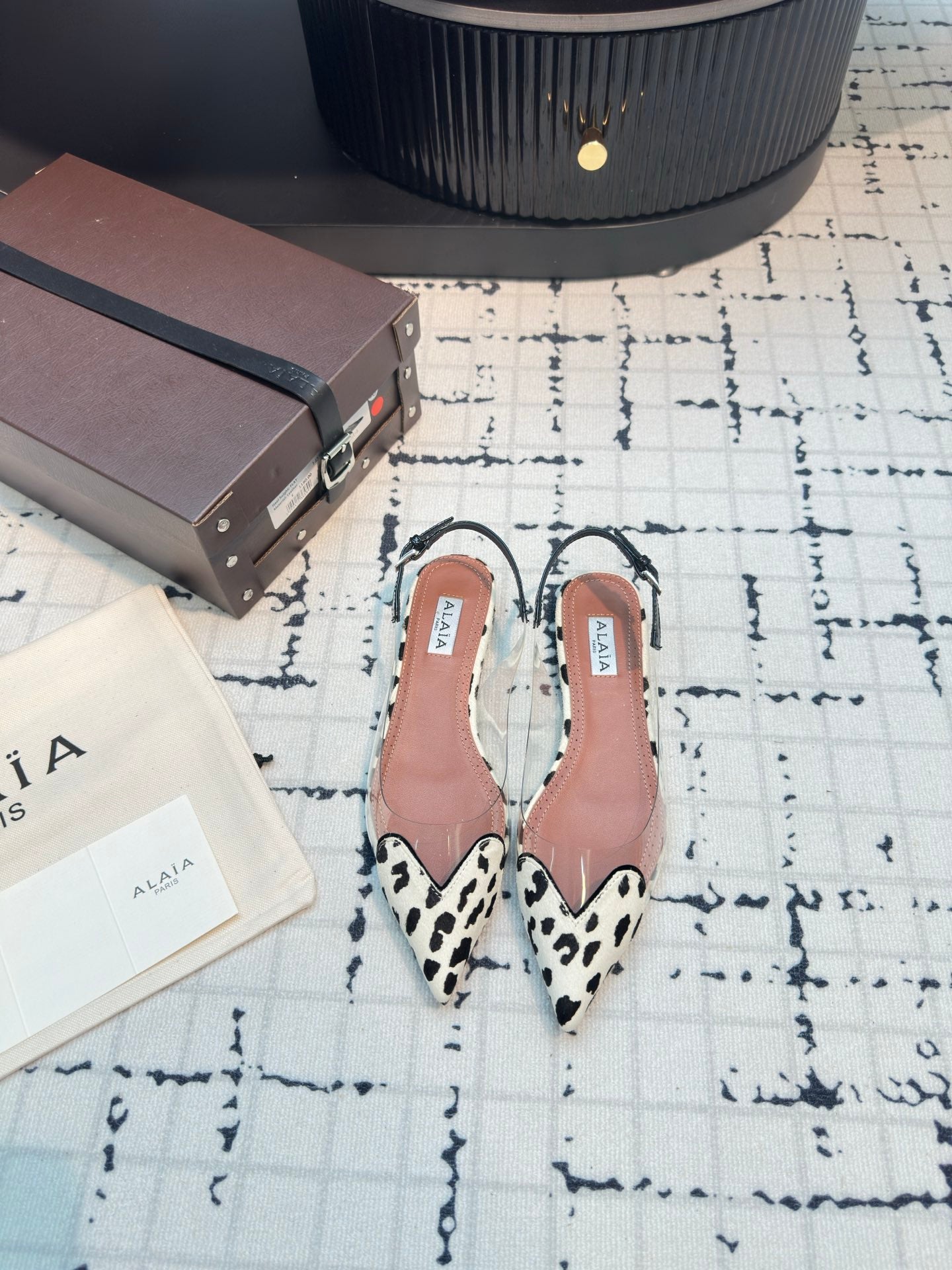 Alaia Heart Flat Slingbacks Dalmatian Sheepskin 800945
