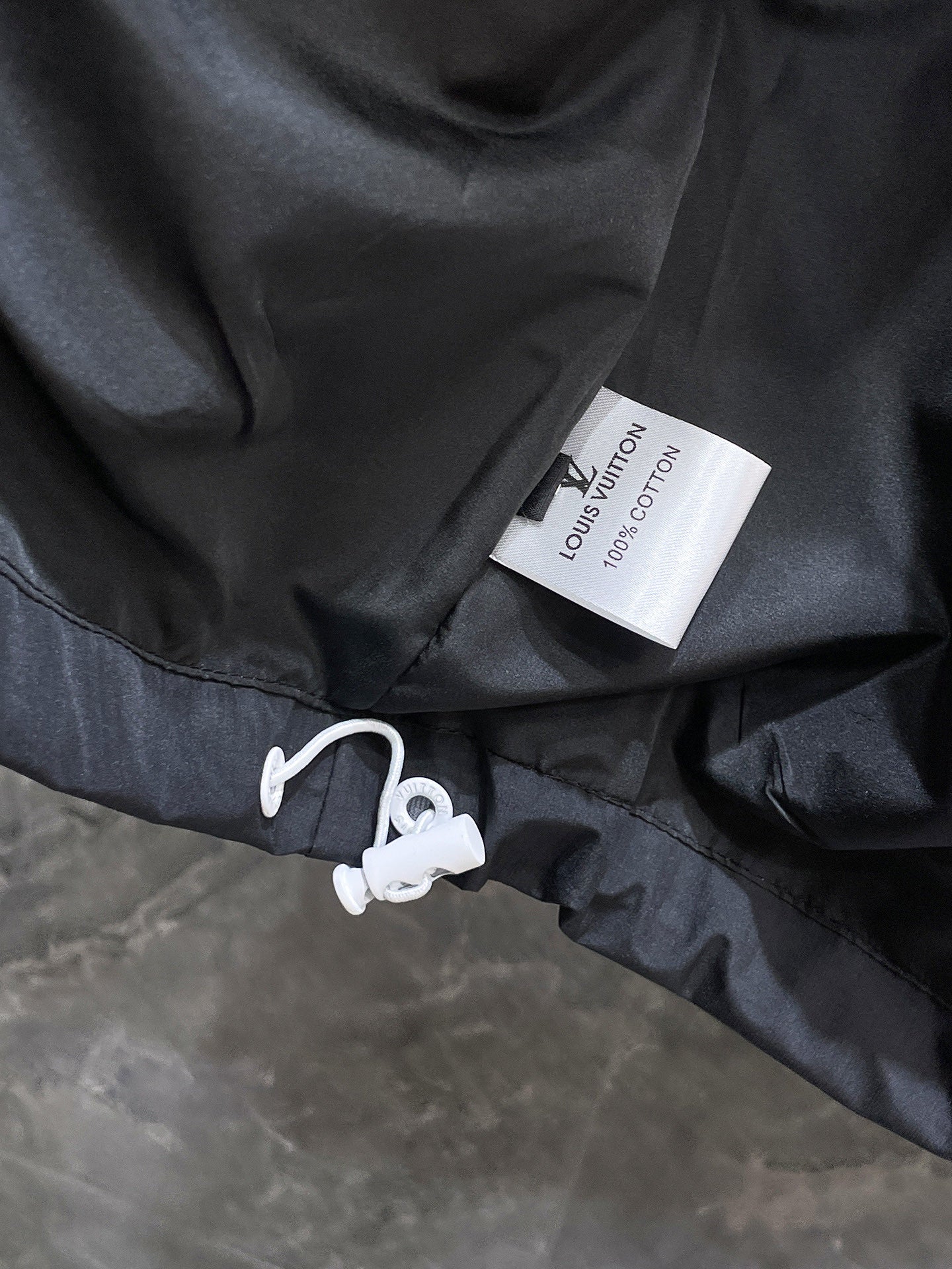 LV BLACK  JACKET 239571