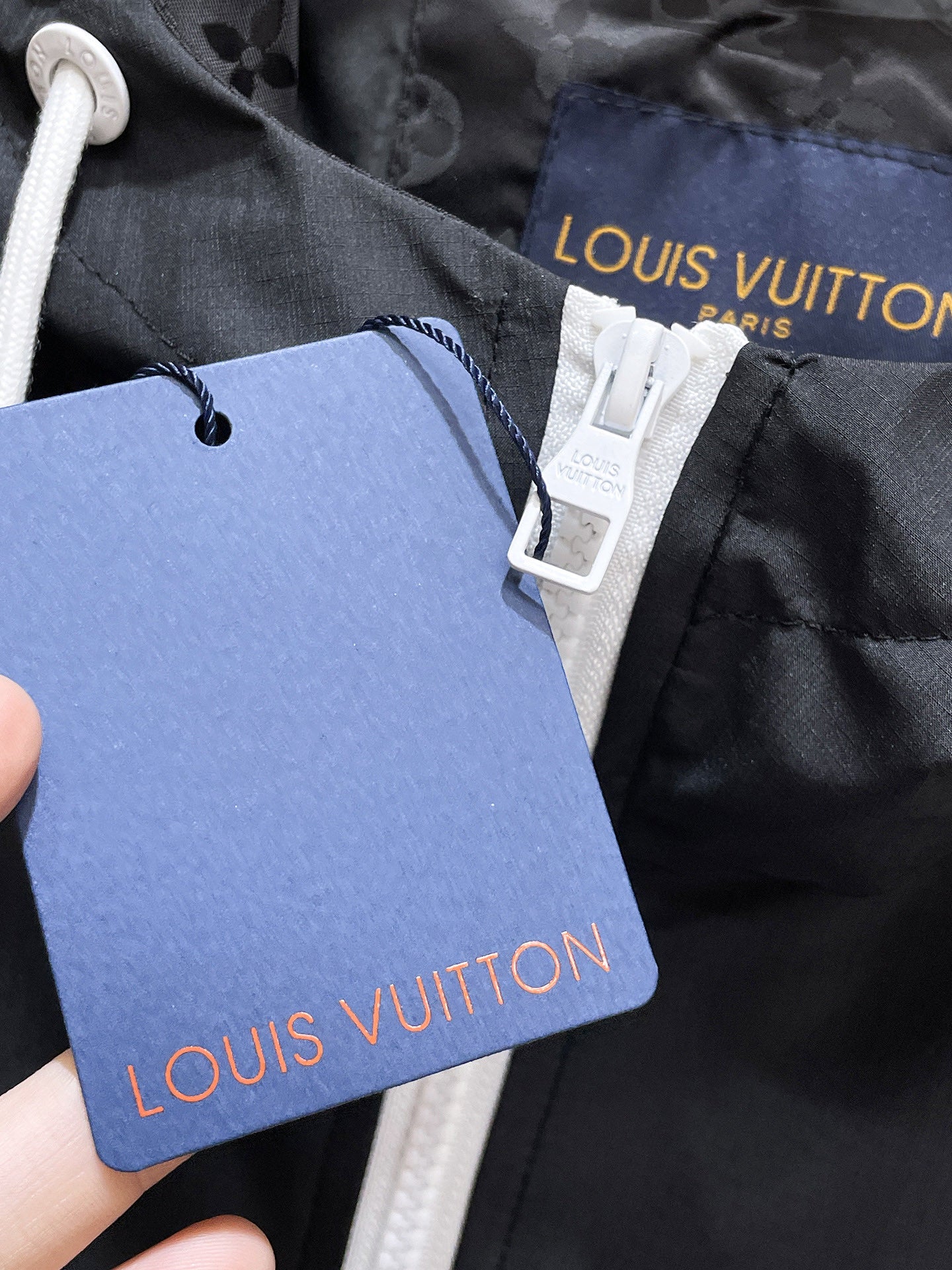 LV BLACK  JACKET 239571