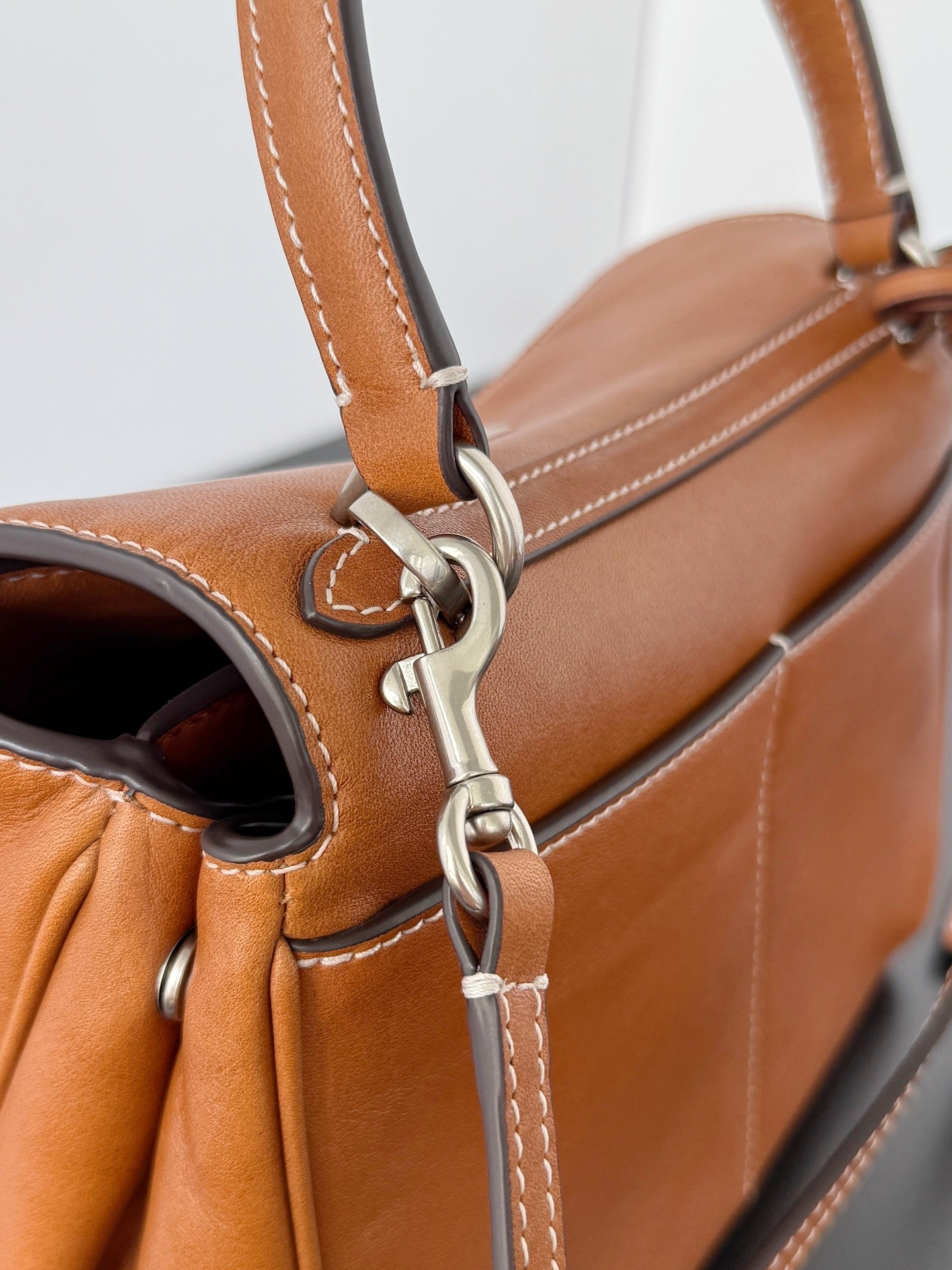 Balenciaga Rodeo 22 bag brown lambskin