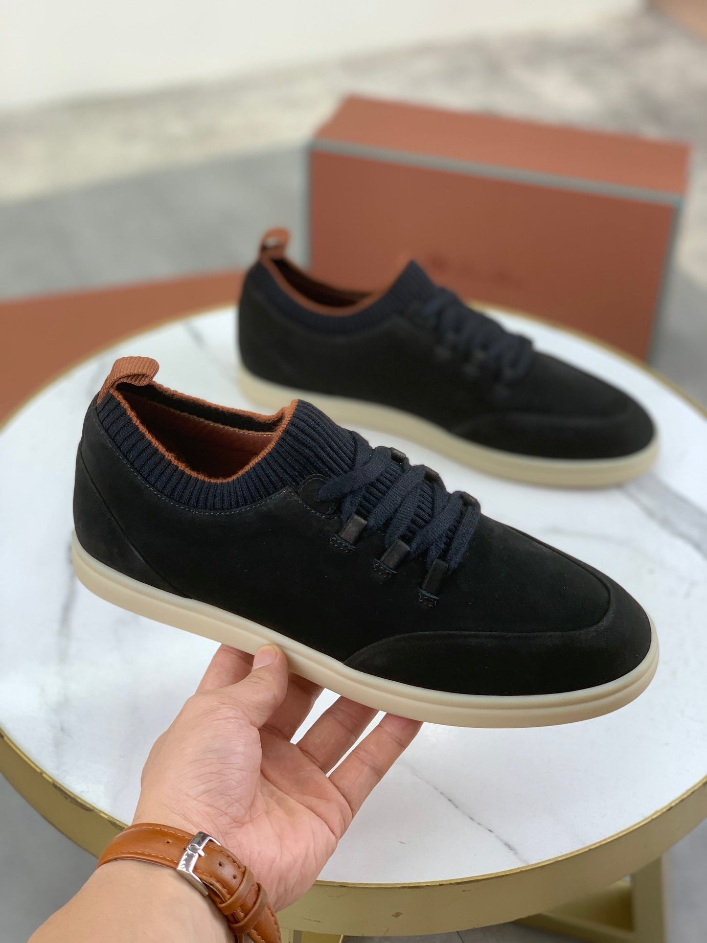 LP SOHO WALK TRAINERS IN BLACK SUEDE