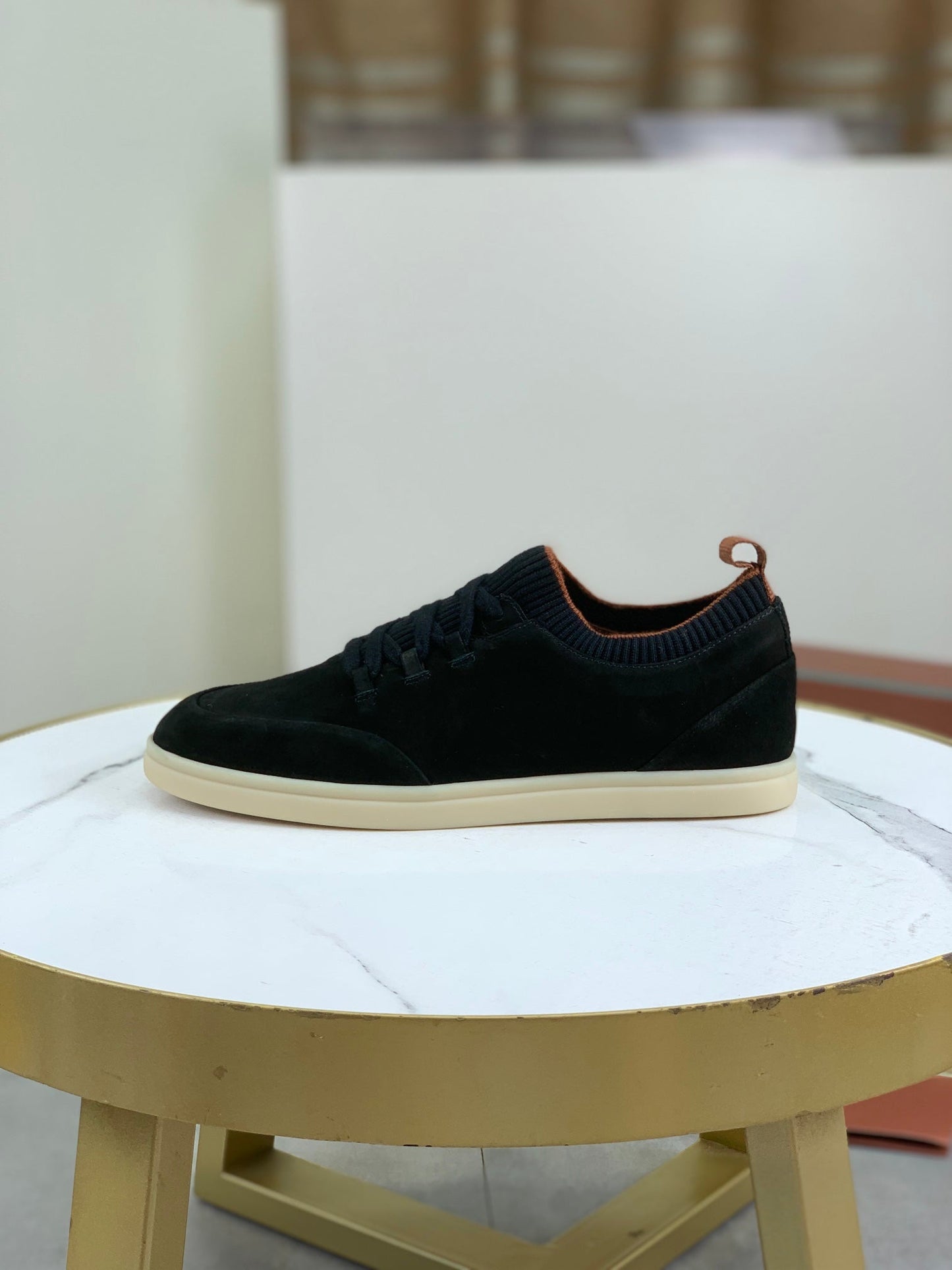 LP SOHO WALK TRAINERS IN BLACK SUEDE