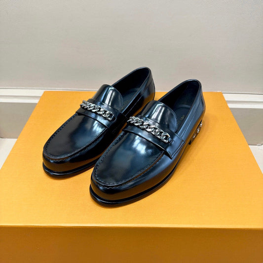 LV MAJOR LOAFER IN BLACK CALFSKIN WITH CHAIN