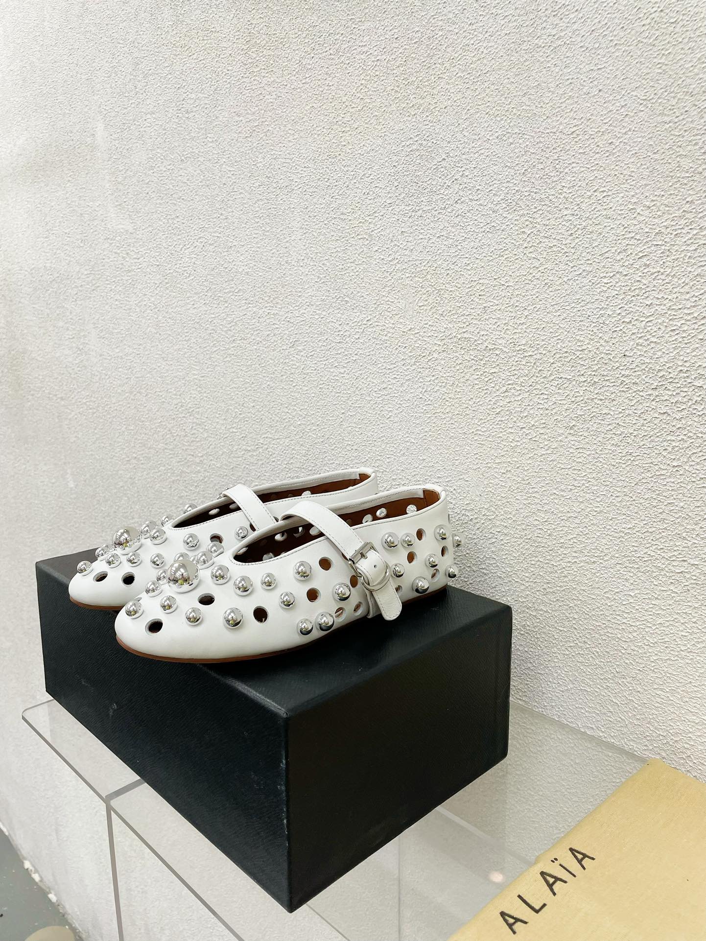 Alaila Ballet Flats In White Lambskin Beaded  897248