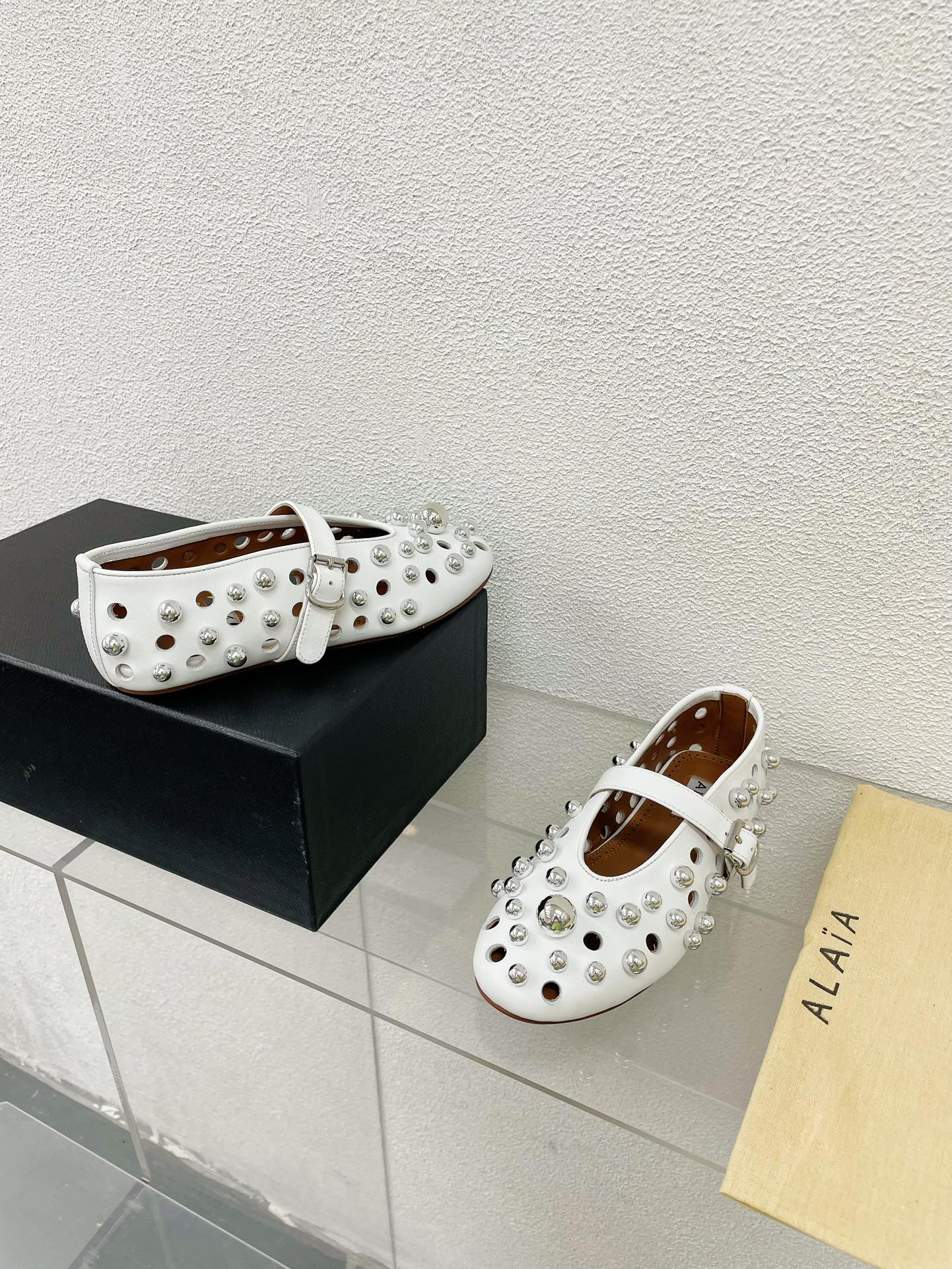 Alaila Ballet Flats In White Lambskin Beaded  897248