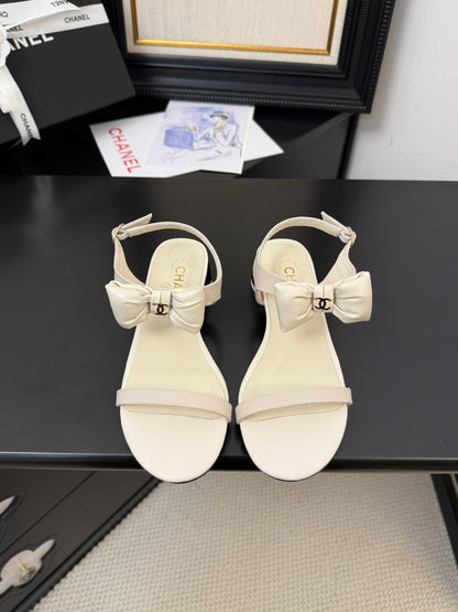 CC 25 Bow Attached Sandals Black Sheepskin 233419