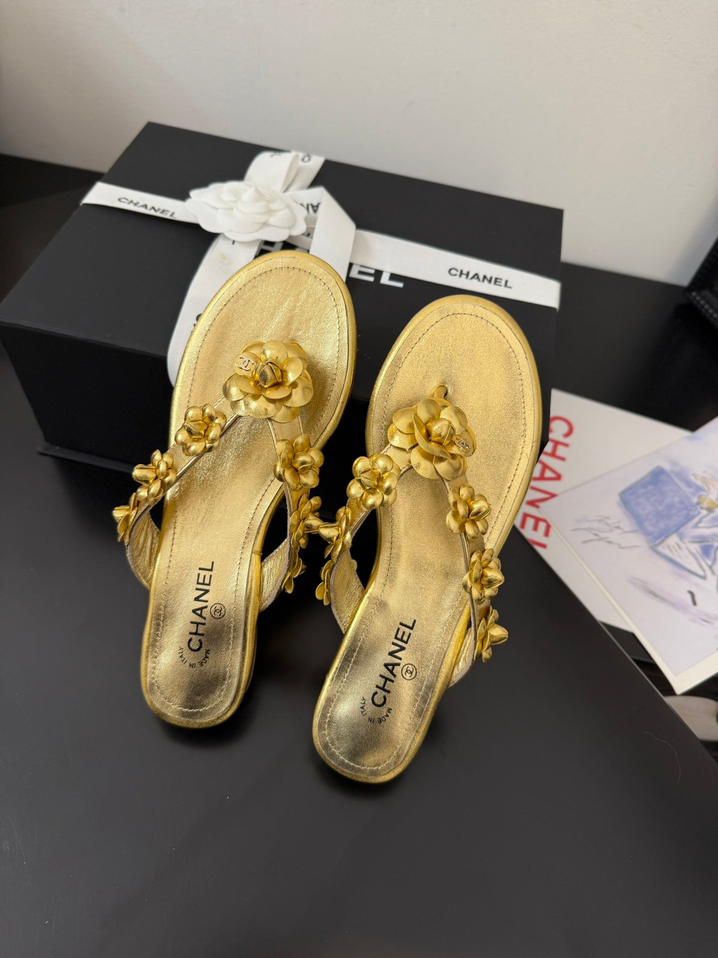 CC 25 Flower Thong Slippers Gold Cowhide 233416