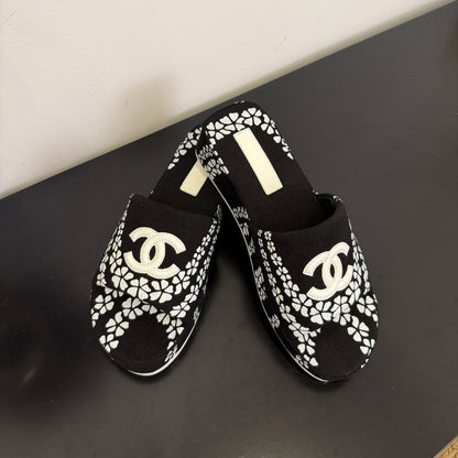 CC 25 Flower Slippers Black Fabric 330771