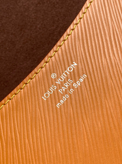 LV Buci Bag 24.5cm Brown Epi Leather 241086