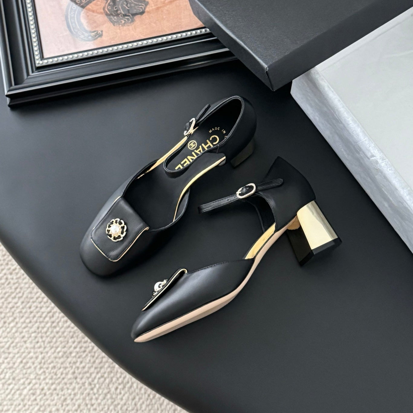 CC 25 Mary Jane Black Cowhide 305280