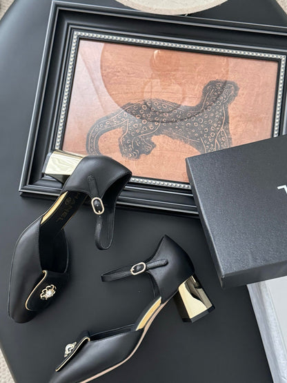 CC 25 Mary Jane Black Cowhide 305280
