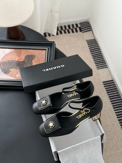 CC 25 Mary Jane Black Cowhide 305280