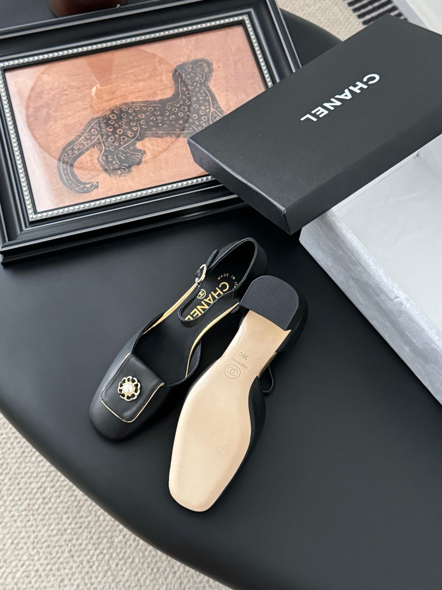 CC 25 Mary Jane Black Cowhide 305280