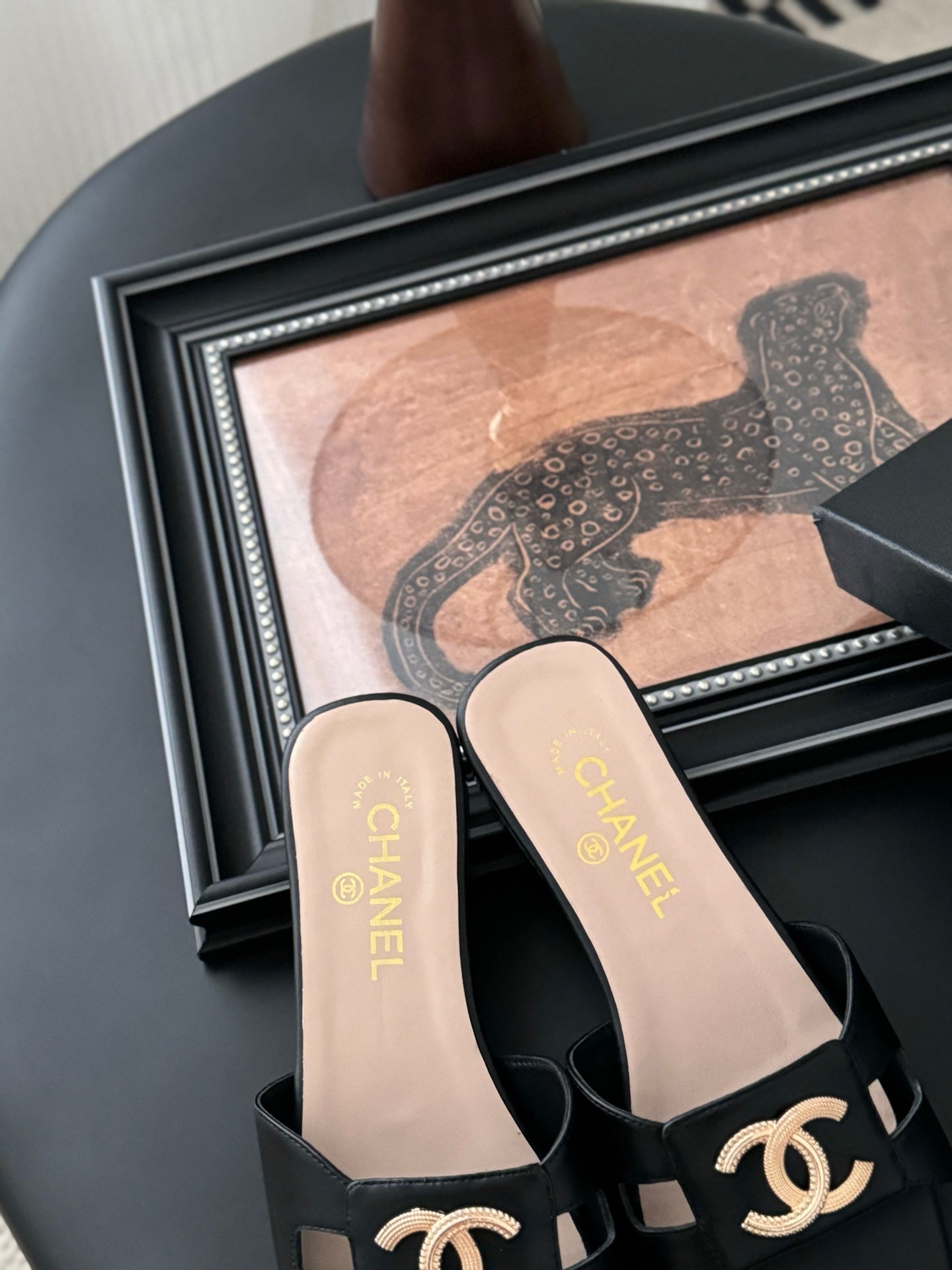 CC 25 Slippers Black Cowhide 305283