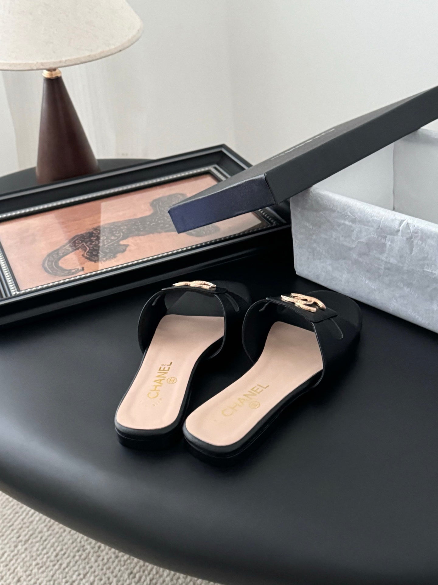 CC 25 Slippers Black Cowhide 305283