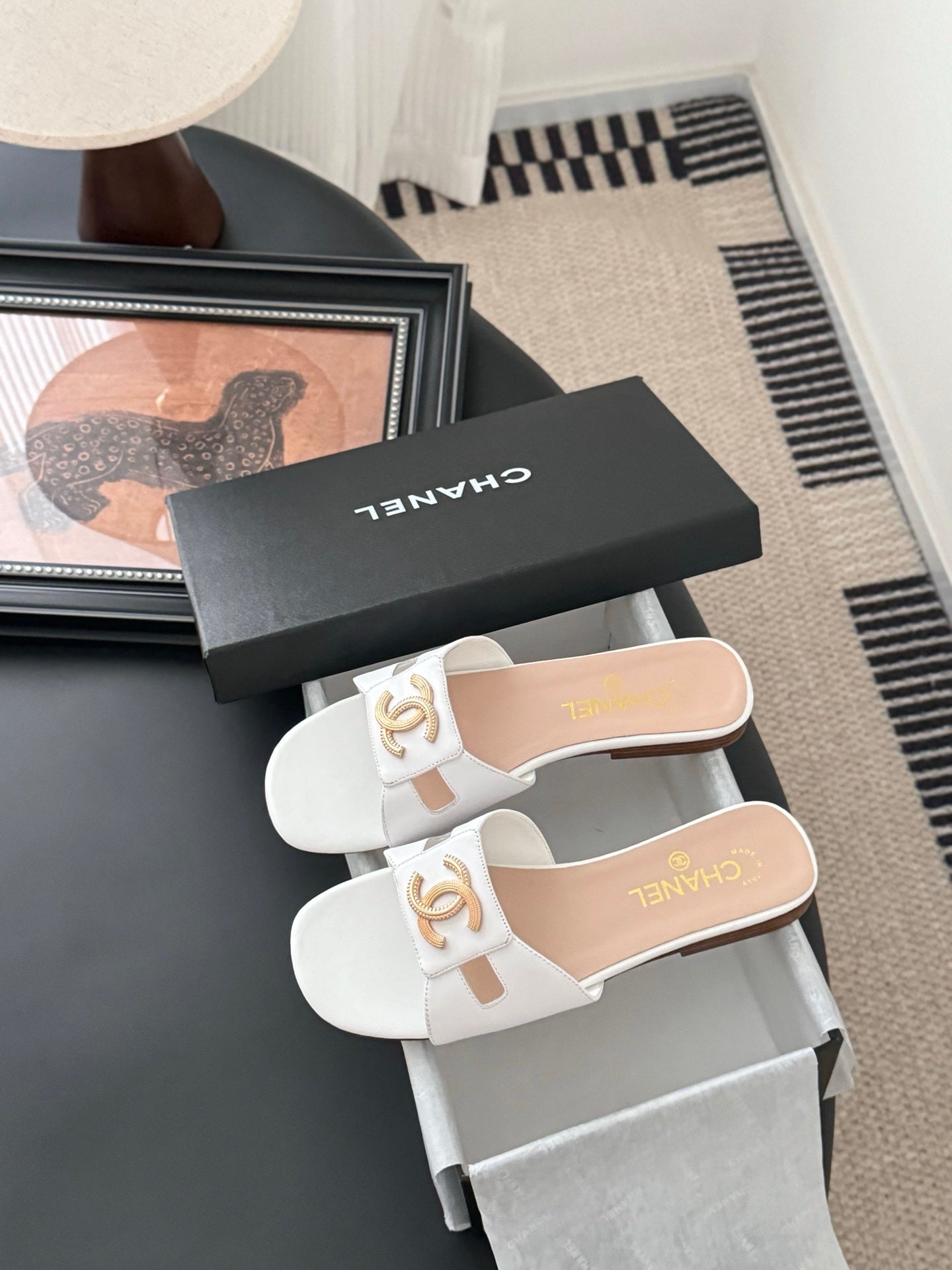 CC 25 Slippers White Cowhide 305284