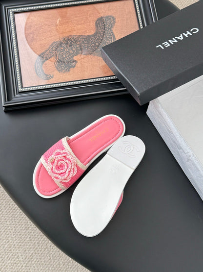 CC 25 Flower Slippers Pink Knitted 305302