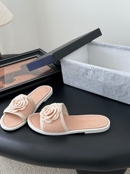 CC 25 Flower Slippers Pink Knitted 305304