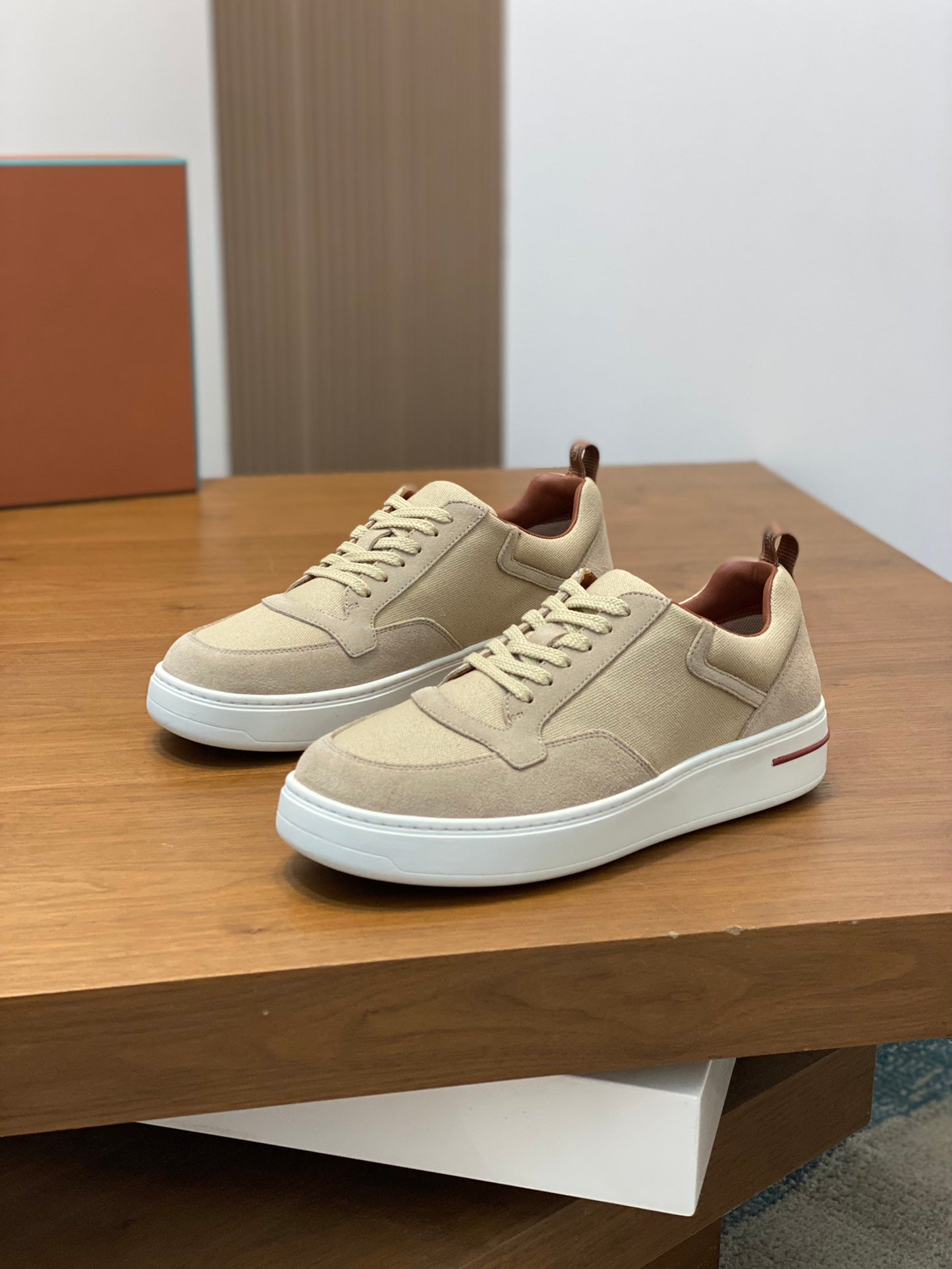 LP NEWPORT WALK SNEAKERS TORTILLA SUEDE