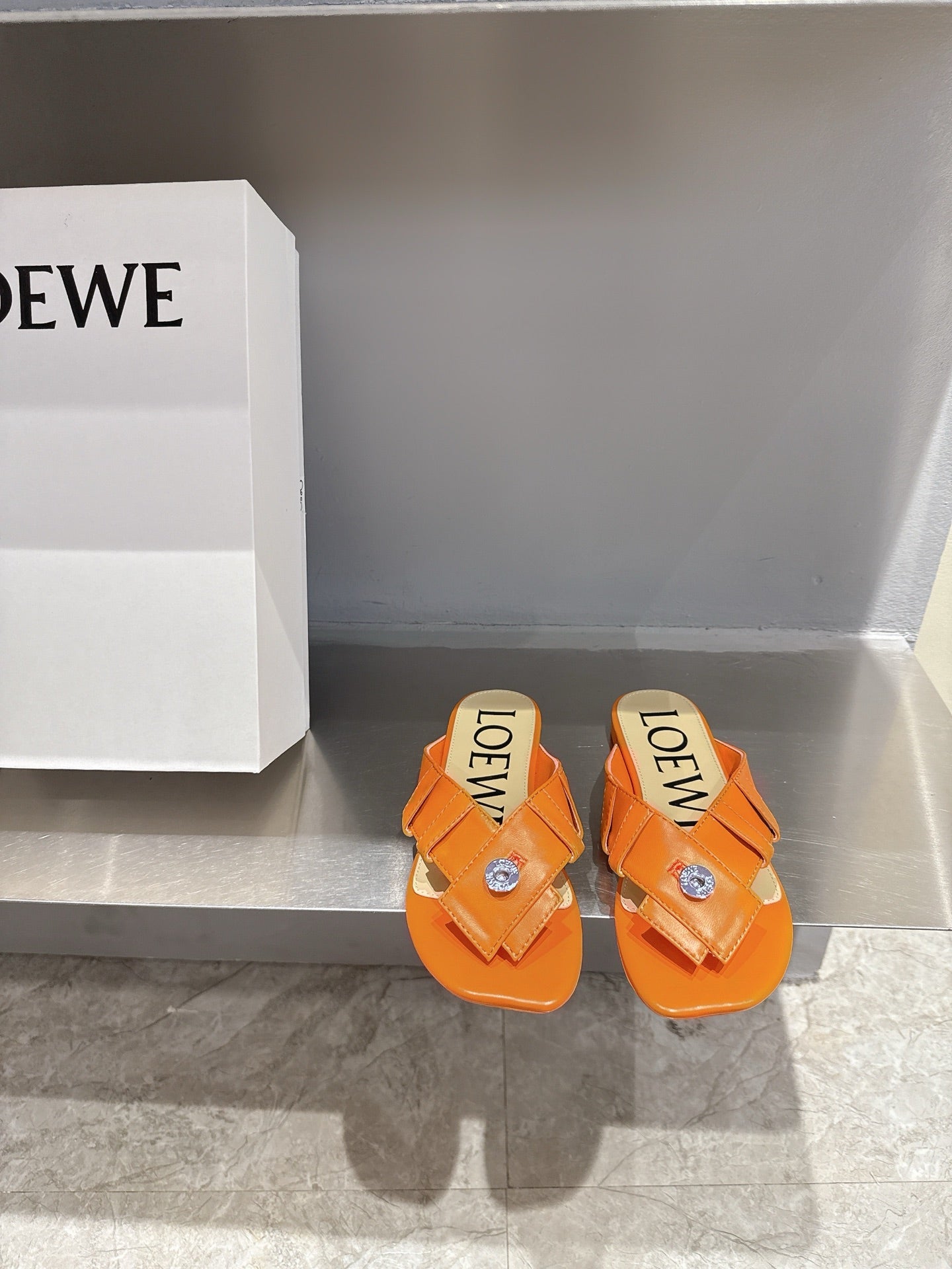 Loewe 25 Toy Panta Toe Thong Orange Sheepskin 317258