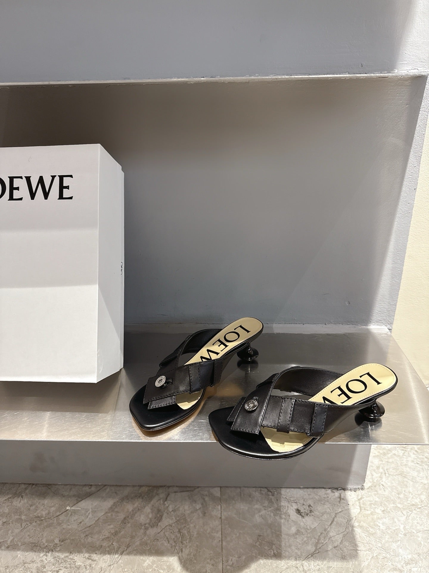 Loewe 25 Toy Panta Toe Thong 5cm Black Sheepskin