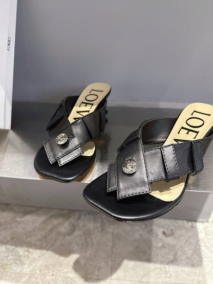 Loewe 25 Toy Panta Toe Thong 5cm Black Sheepskin