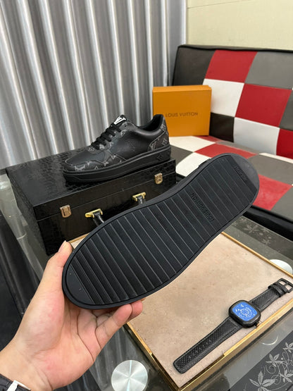 LV CLASSIC TRAINER SHOES IN BLACK CALFKSIN AND SUEDE