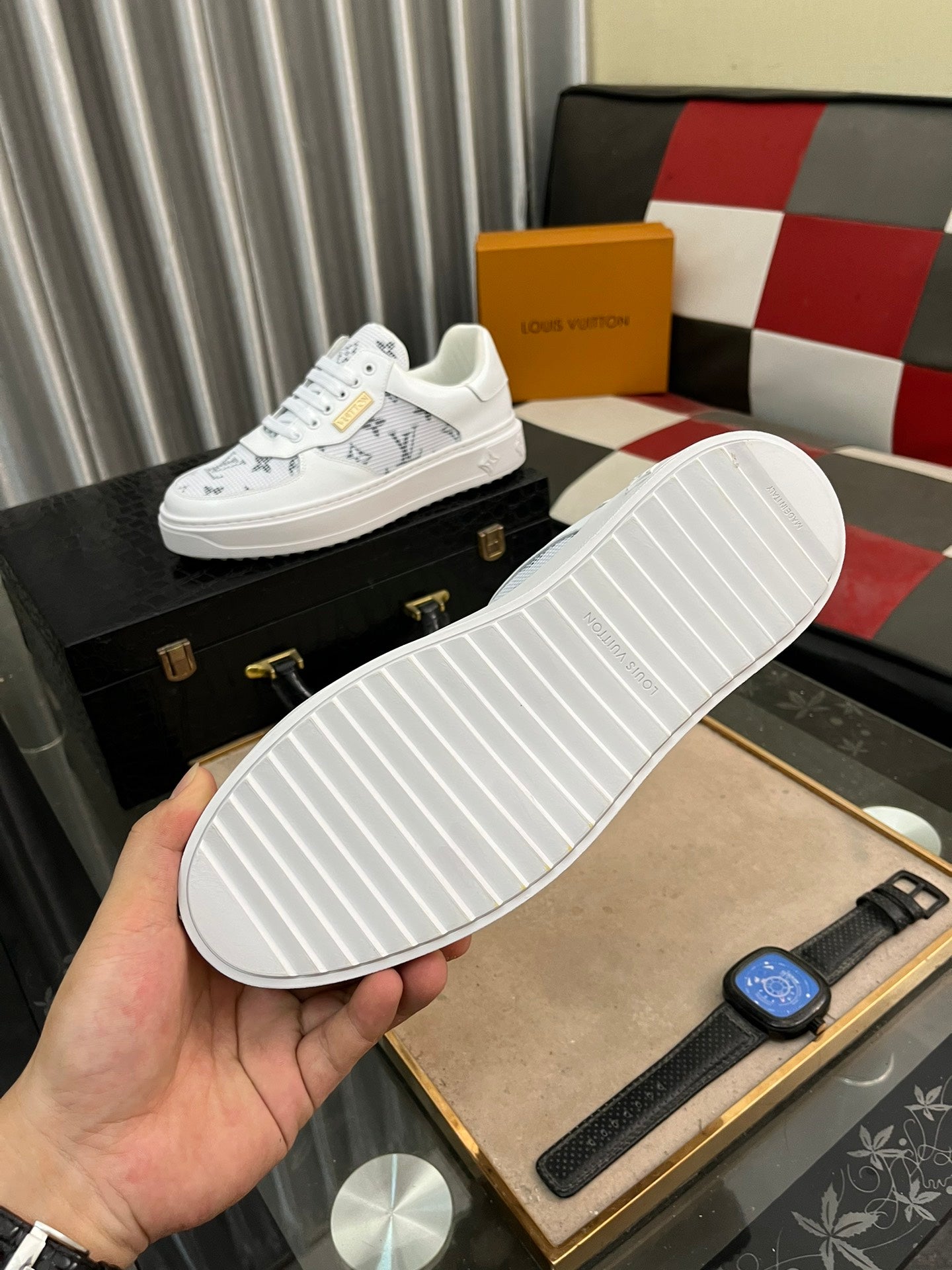 LV CLASSIC TRAINERS WHITE MESH AND CALFSKIN