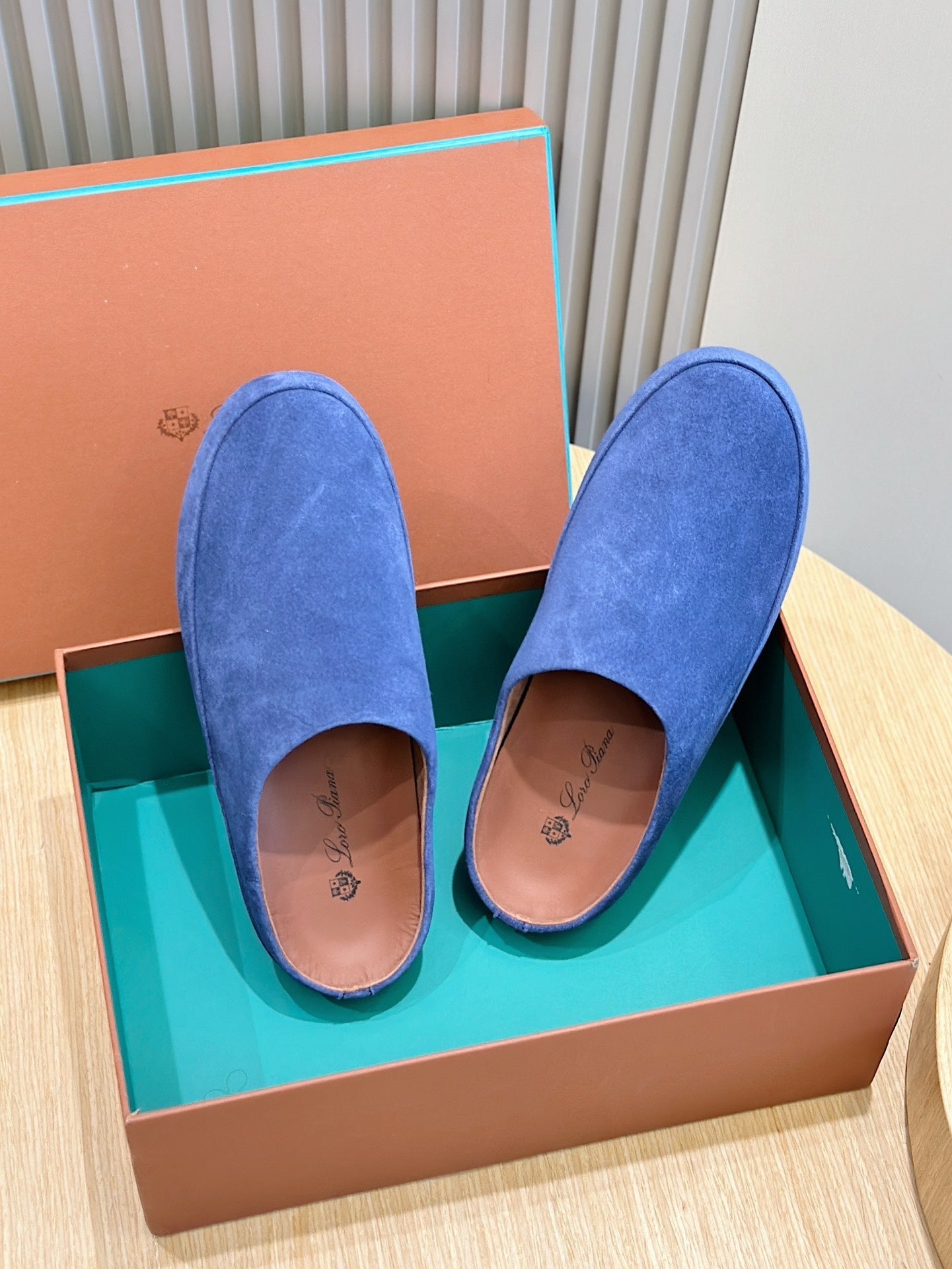 LP TOMORI SABOT MULES COBALT SUEDE