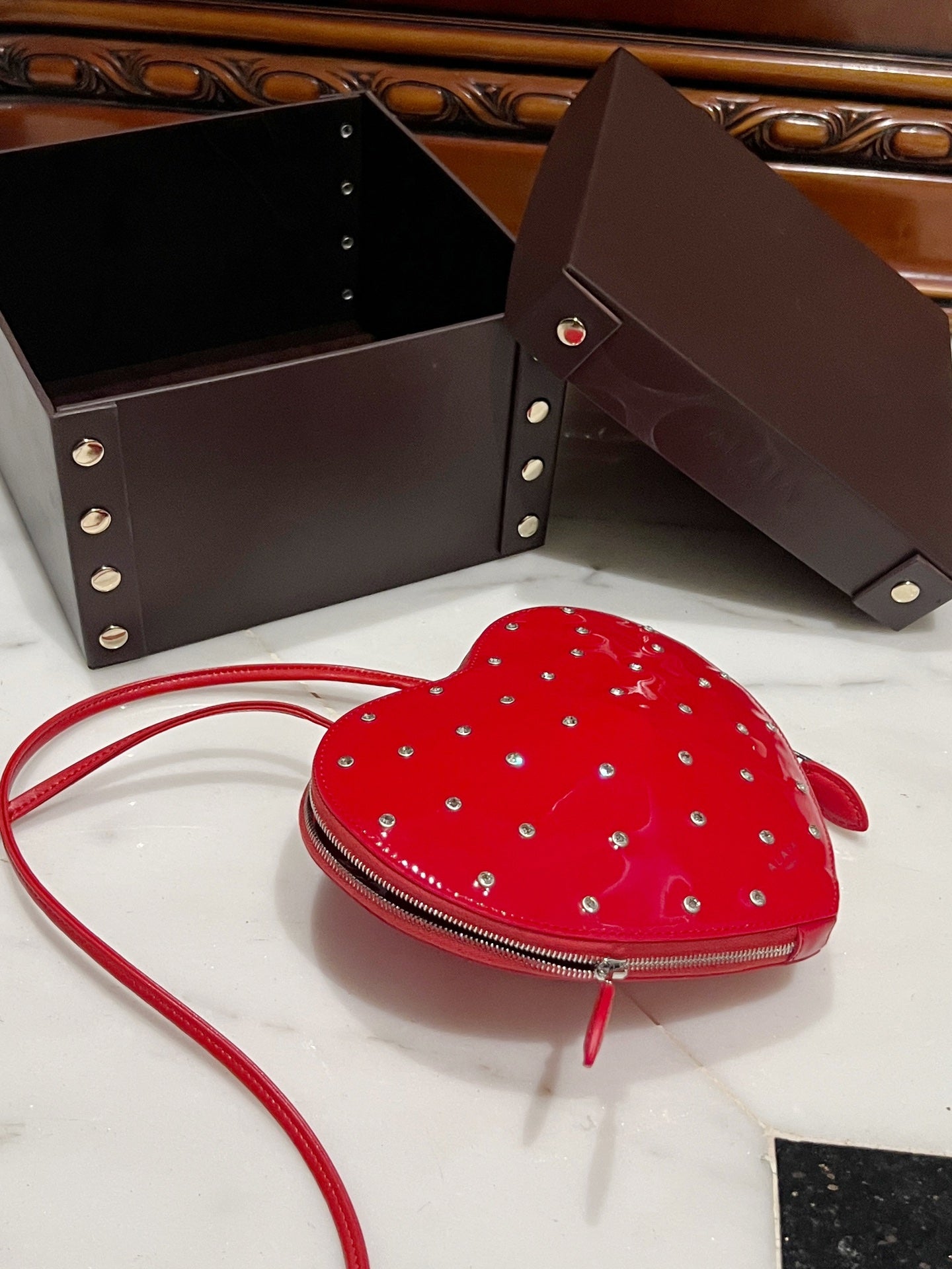 Le Coeur 21cm Red Diamonds Calfskin Shouder 243043