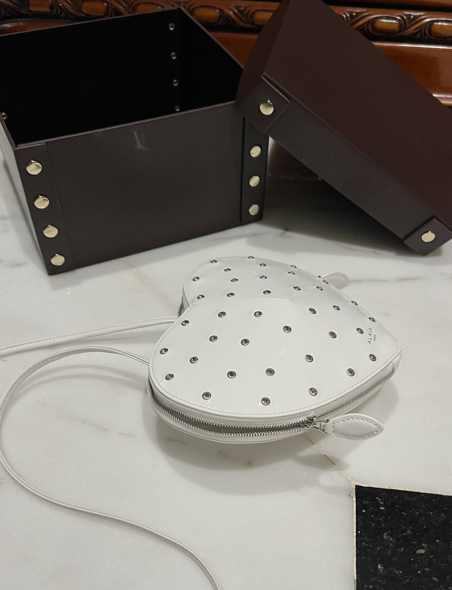Le Coeur 21cm White Diamonds Calfskin Shouder 243041