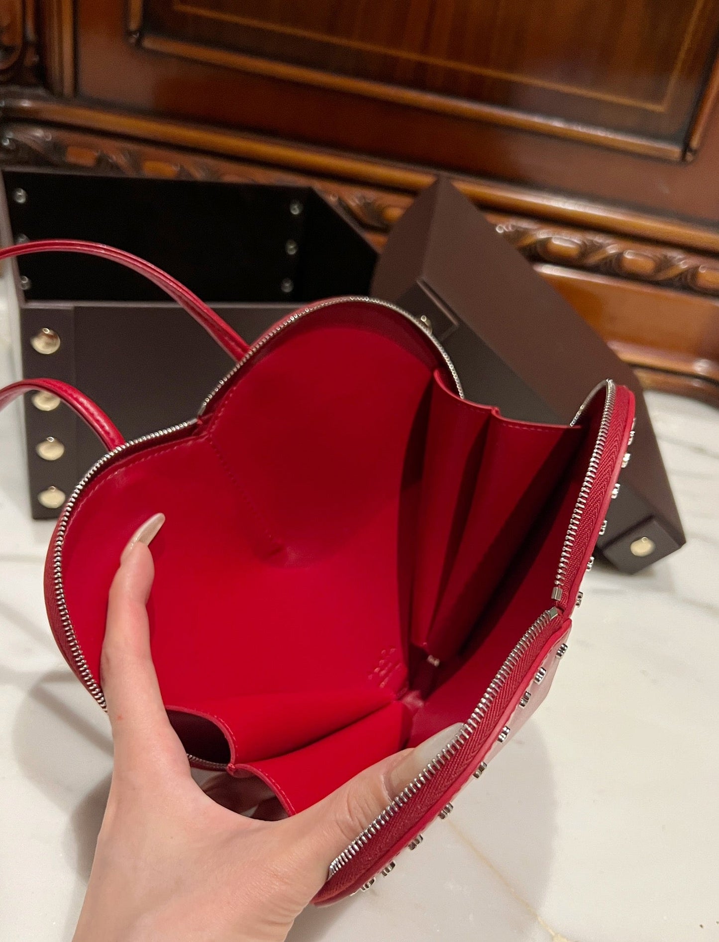 Le Coeur 21cm Red Heart Calfskin Shouder 243046