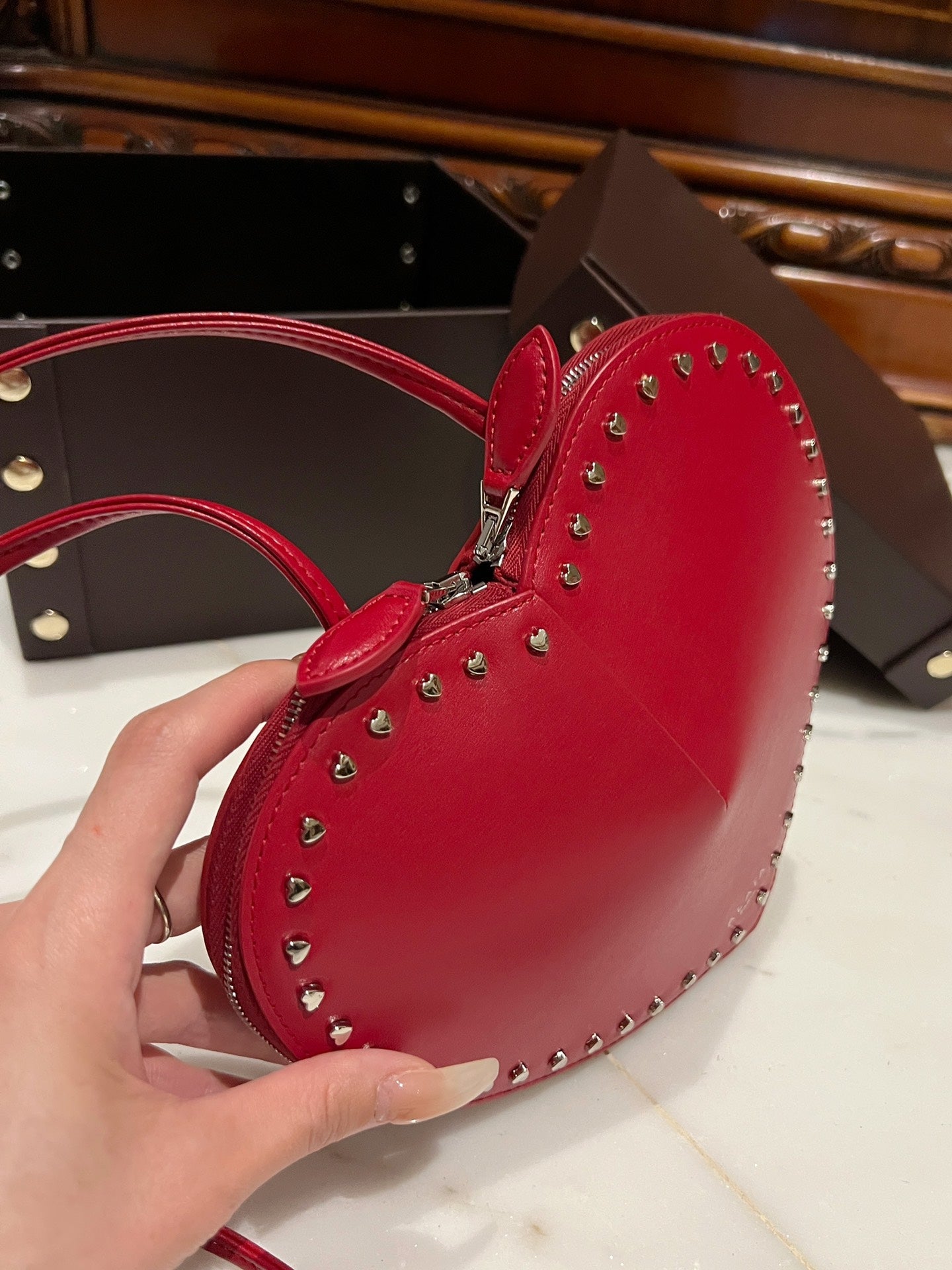 Le Coeur 21cm Red Heart Calfskin Shouder 243046