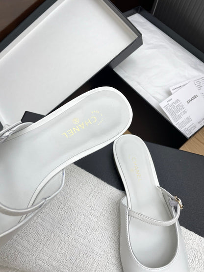 CC 25 Mules Flats White Sheepskin 311500