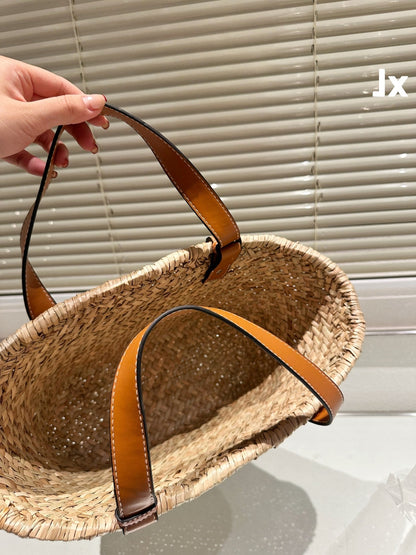 LOE MEDIUM 28 BASKET BAG IN NATURAL RAFFIA